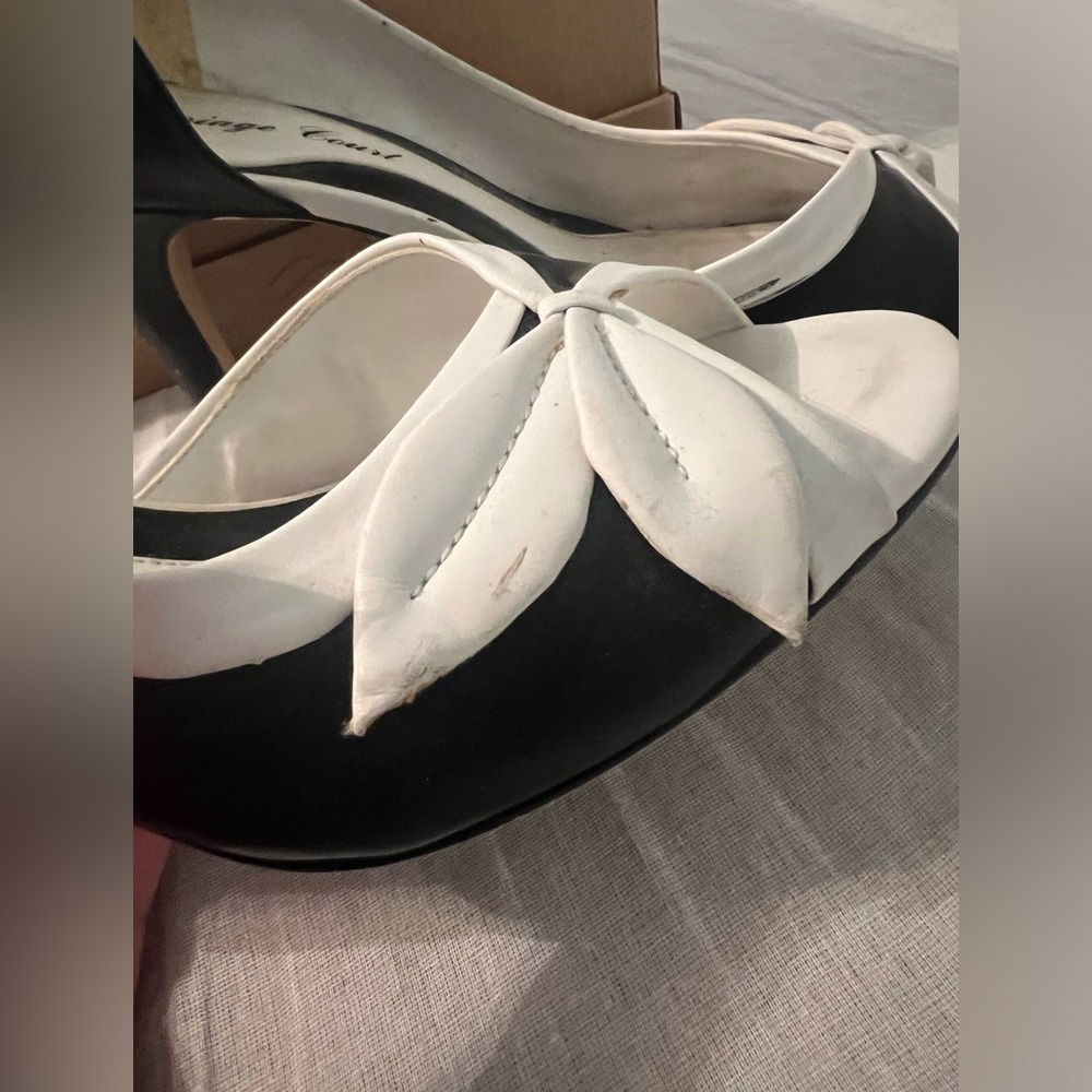 Vintage Carriage Court Maria Black and White High Heels - Picture 3 of 13